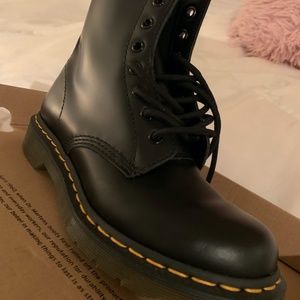Women's Dr. Martens 1460